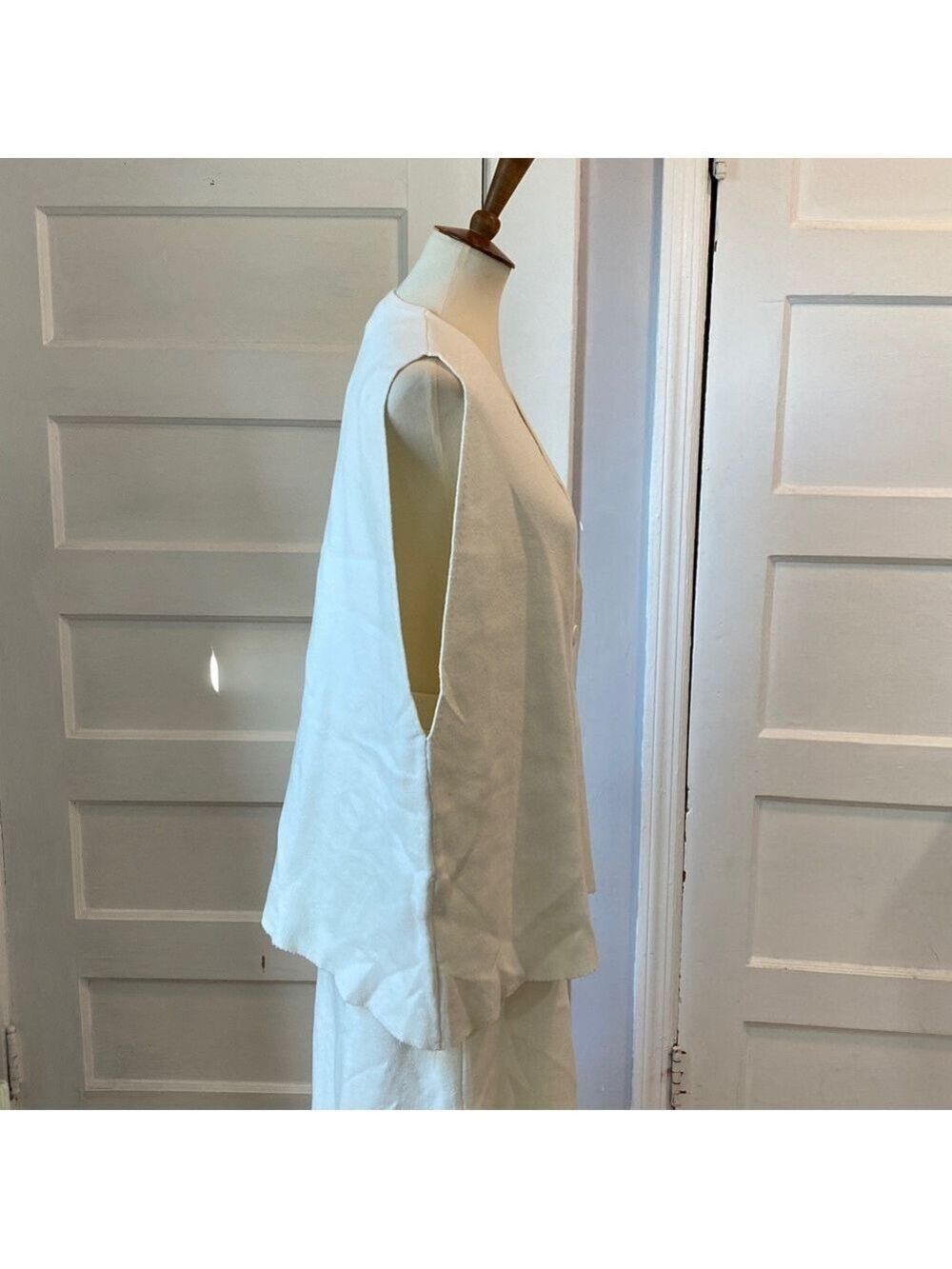NWT Zara Cream Snap Front Vest, Size XS-S - Picture 12 of 16